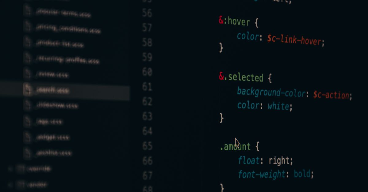 Pantalla con líneas de código y diagrama de estructura de un sitio web